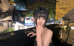 八重神子骑在旅行者身上